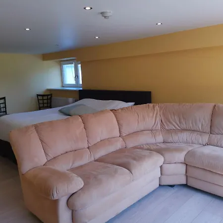 Aux Beaux Rivages En Gaume Hotel 3*